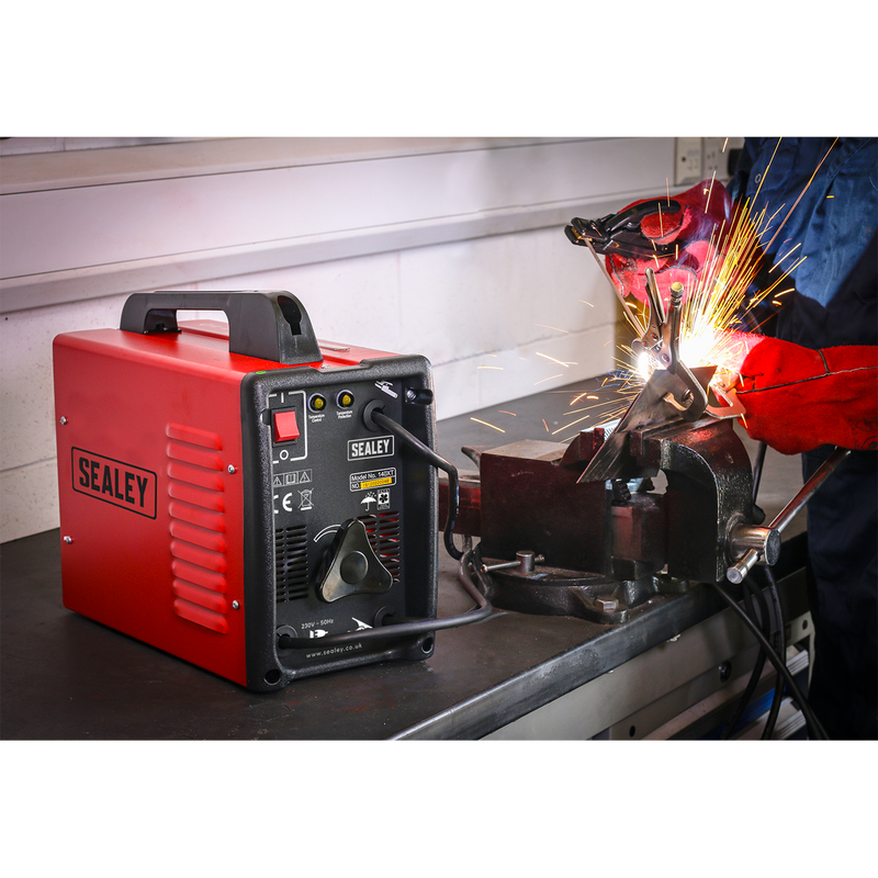 Arc Welder 140A with Accessory Kit | Pipe Manufacturers Ltd..