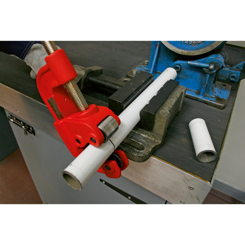 Pipe Cutter ¯10-50mm Capacity | Pipe Manufacturers Ltd..