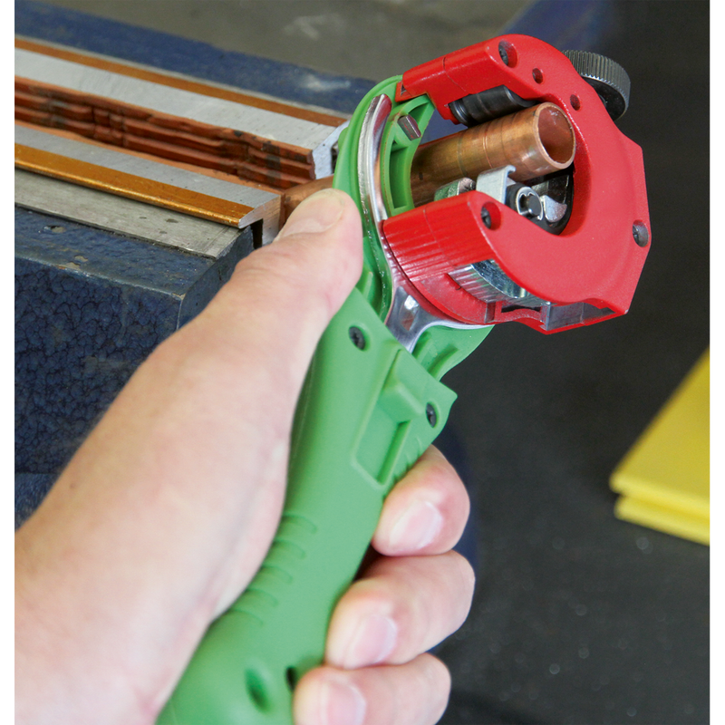 Ratcheting Pipe Cutter 2-in-1 ¯6-28mm | Pipe Manufacturers Ltd..