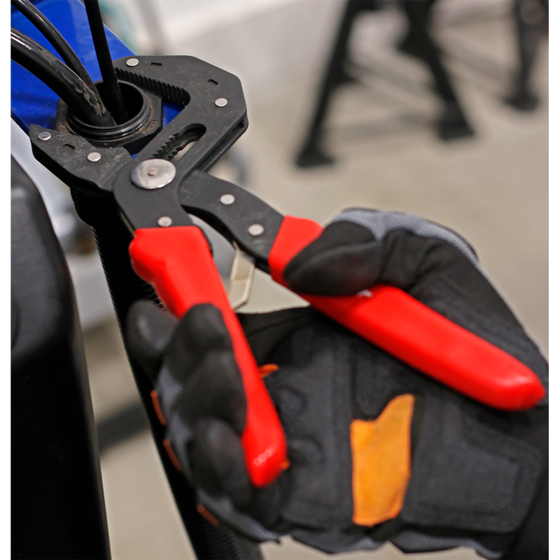 Pliers Multi-Grip Self-Adjusting 175mm | Pipe Manufacturers Ltd..