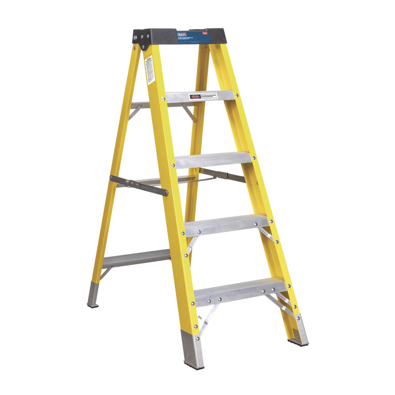 Fibreglass Step Ladder 4-Tread EN 131 | Pipe Manufacturers Ltd..