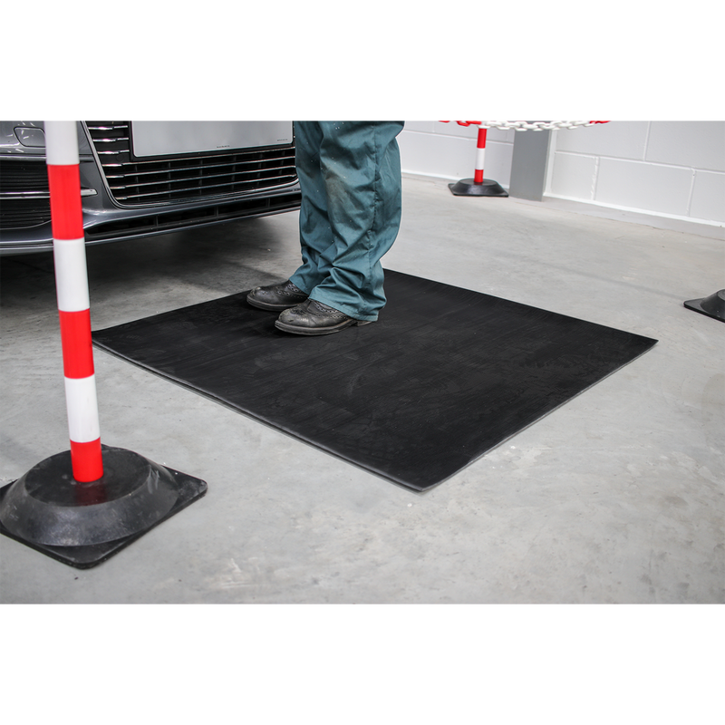 Electrician's Insulating Rubber Safety Mat 1 x 1m | Pipe Manufacturers Ltd..