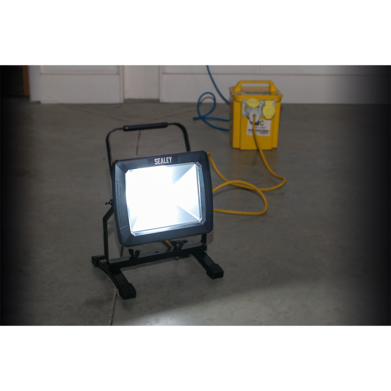 Portable Floodlight 70W SMD LED 110V | Pipe Manufacturers Ltd..