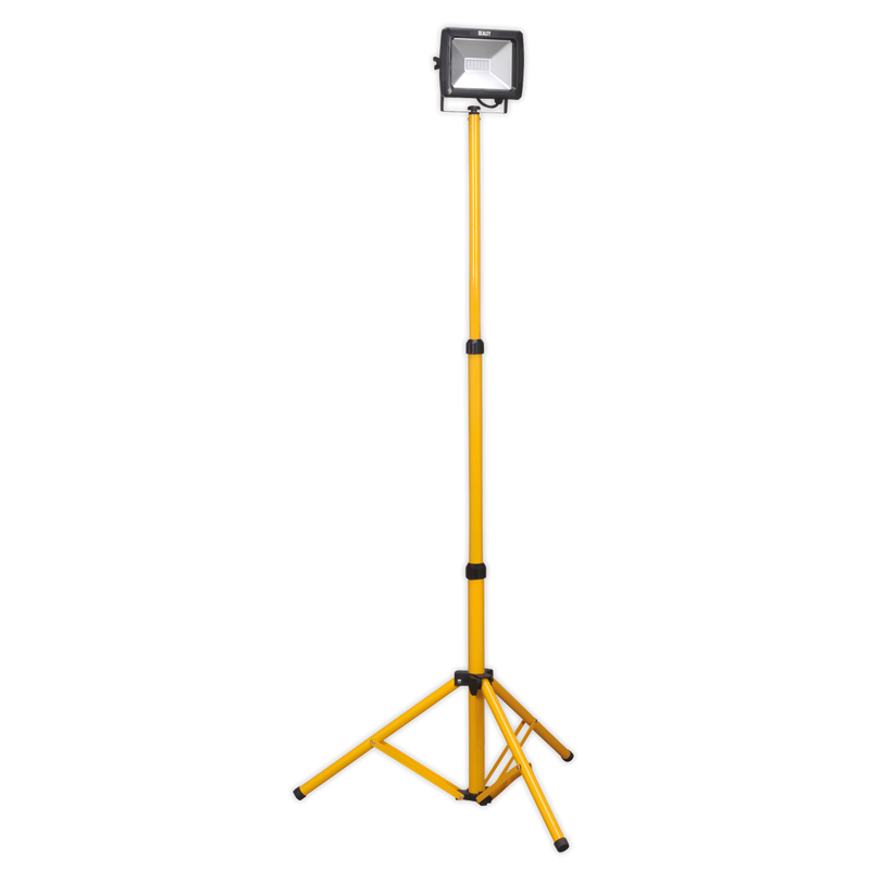 Telescopic Floodlight 20W SMD LED 110V | Pipe Manufacturers Ltd..