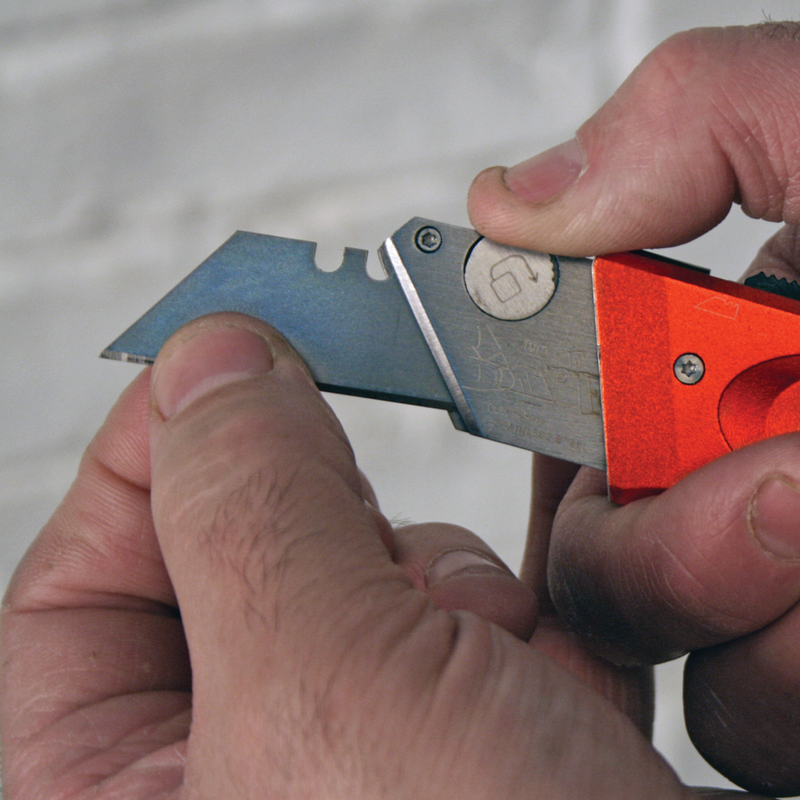 Retractable Utility Knife Quick Change Blade | Pipe Manufacturers Ltd..