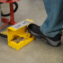 Coil Spring Compressor - Air Operated 1000kg | Pipe Manufacturers Ltd..