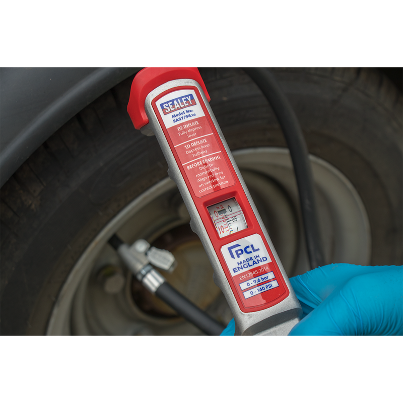 Professional Tyre Inflator with 2.5m Hose & Clip-On Connector | Pipe Manufacturers Ltd..