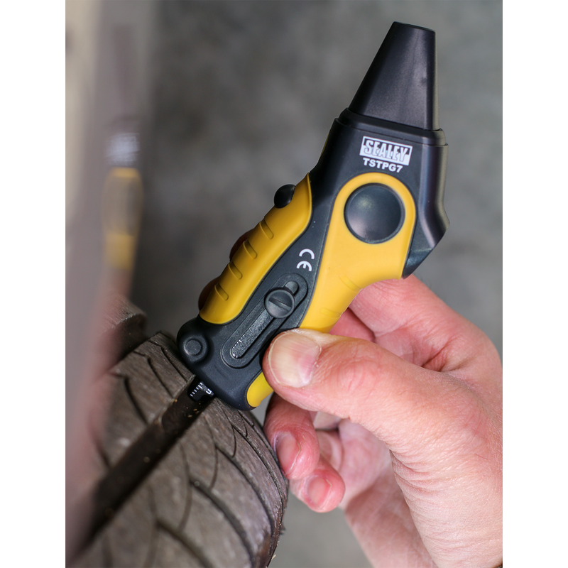 Tyre Pressure & Tread Depth Gauge 0.21-6.9bar(3-99.5psi) | Pipe Manufacturers Ltd..
