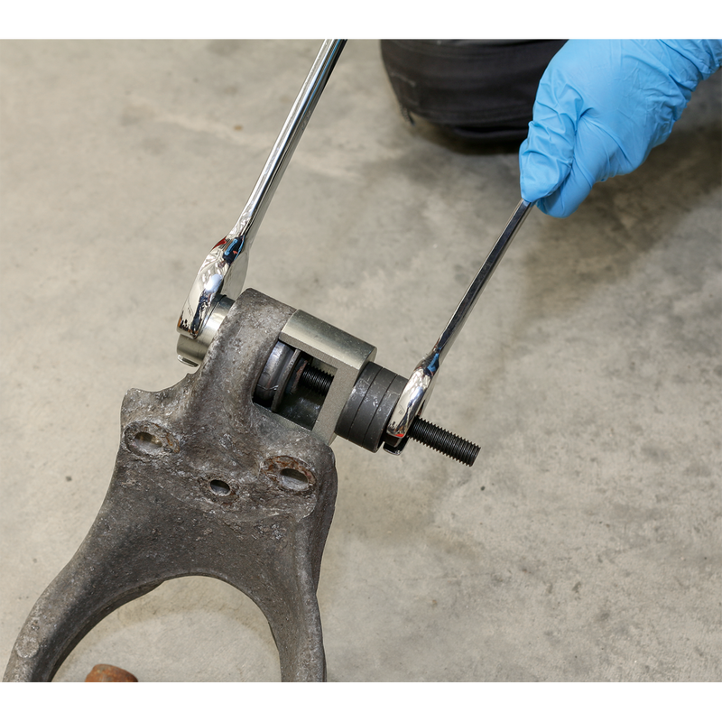 Front Pivot Arm Bush Tool - Peugeot 407/508, Citroen C5/C6 | Pipe Manufacturers Ltd..